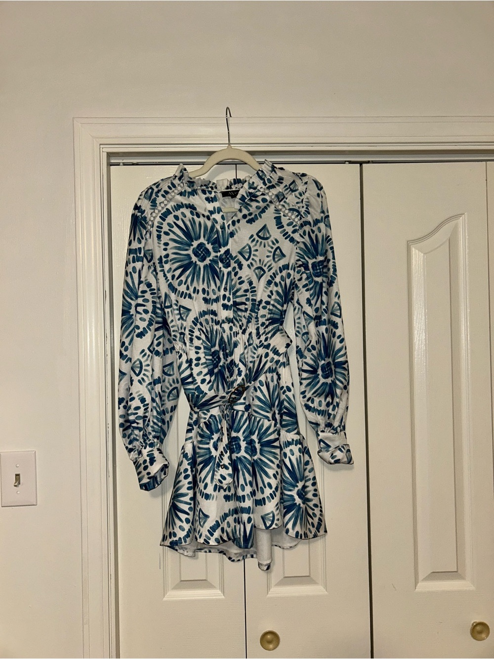 Avenue Blue and White Floral Tie-Dye Belted Mini Dress - Picture 4 of 9